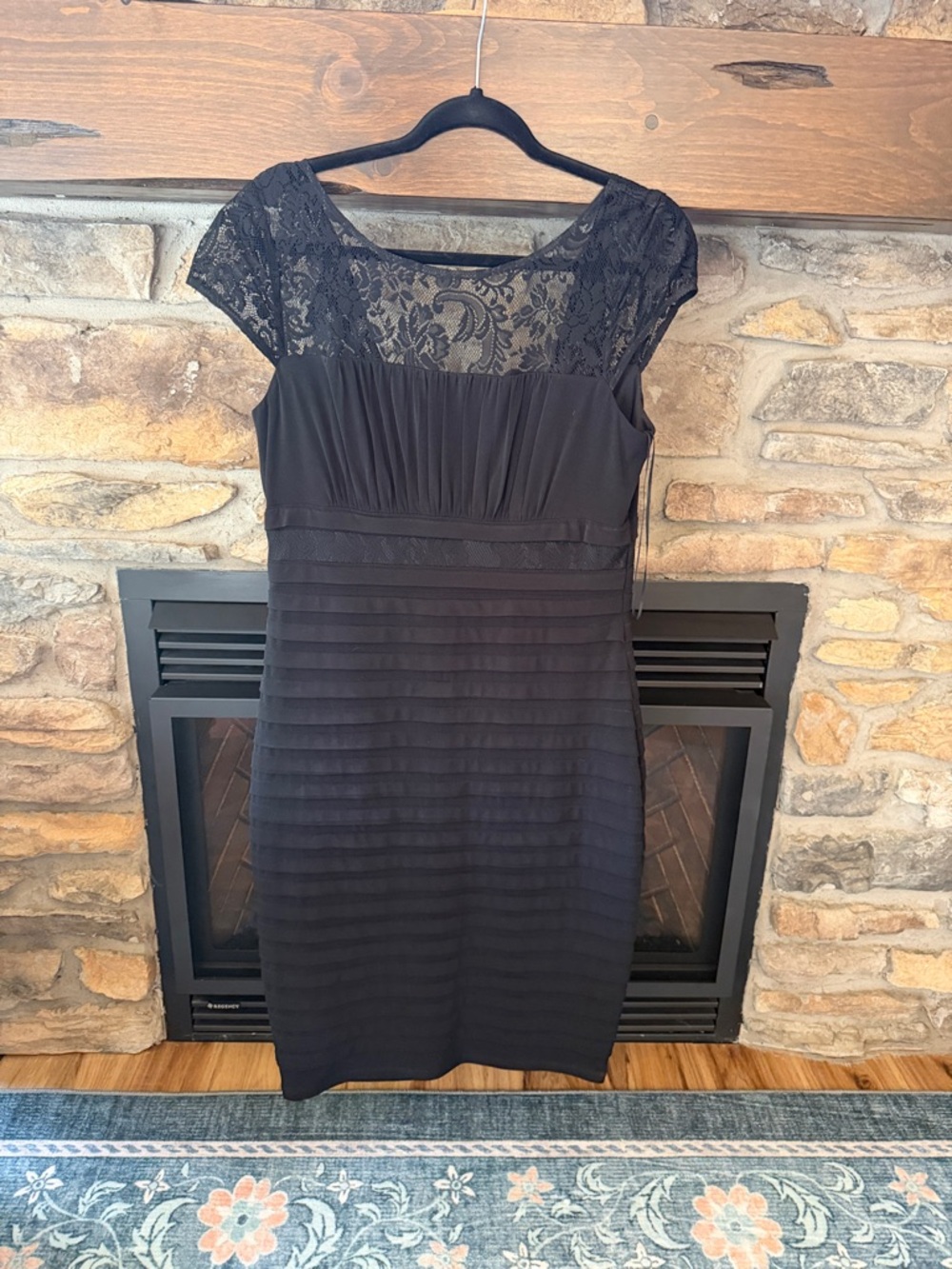 Elegant sangria  Black Lace-Top Women’s Dress